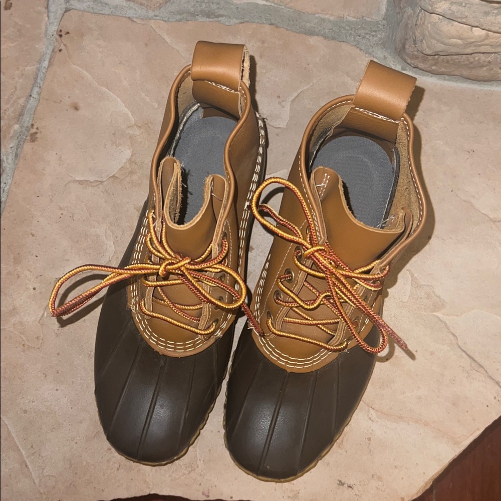 L.L. Bean 6” Women’s Bean Boots - Picture 4 of 9